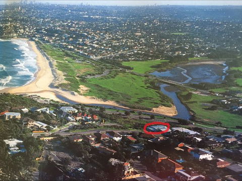 A Beach House Near Manly Two - Holiday Sunshine Coast 7